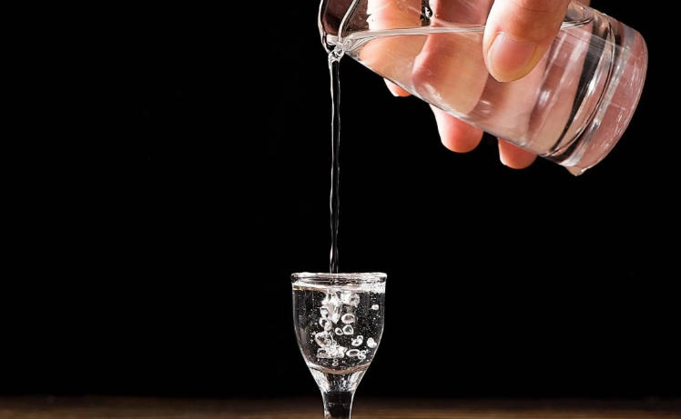 1767146777639403.jpg 白酒.jpg